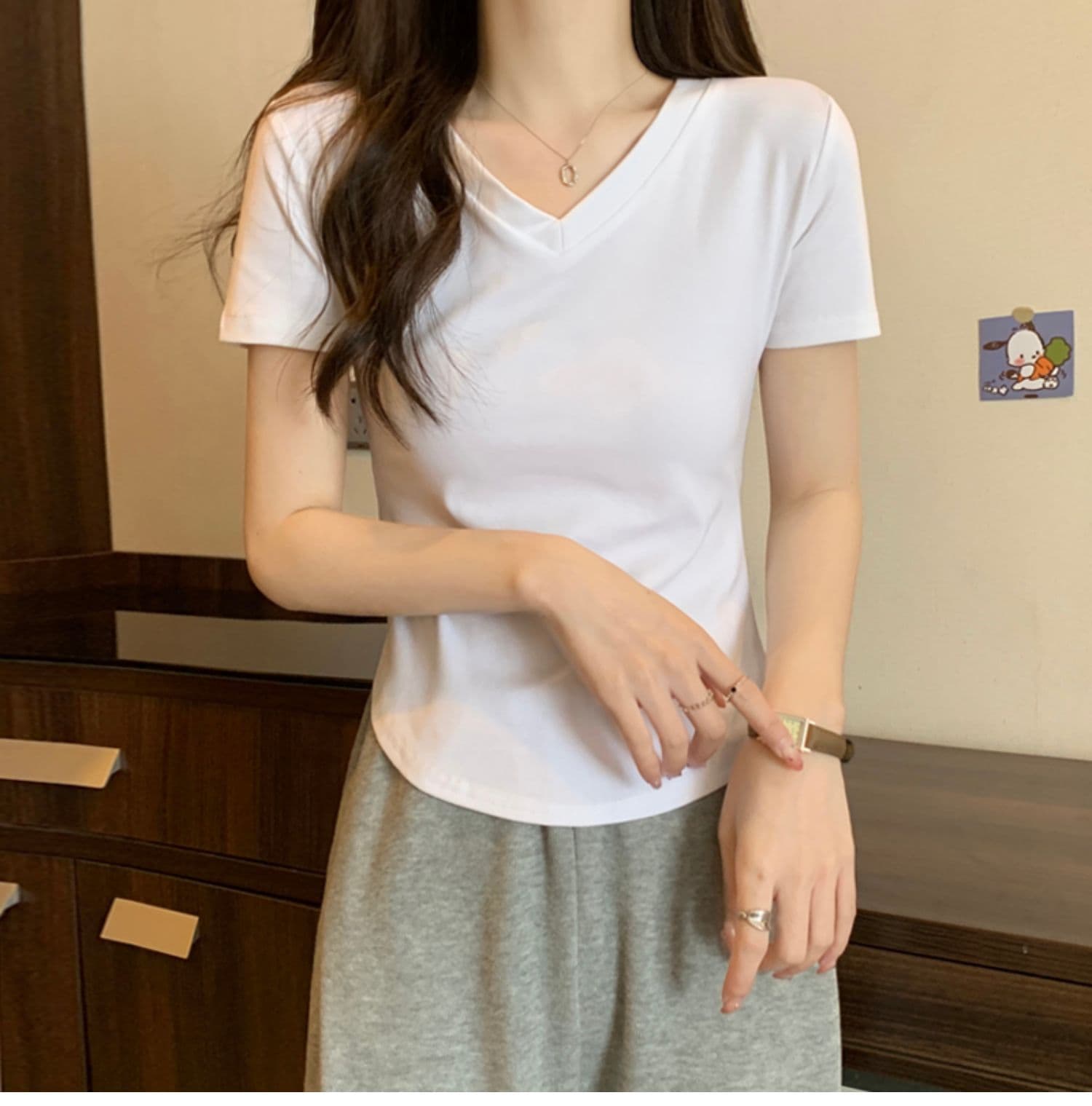 無地 Tシャツ すっきり着こなせる上質Vネック